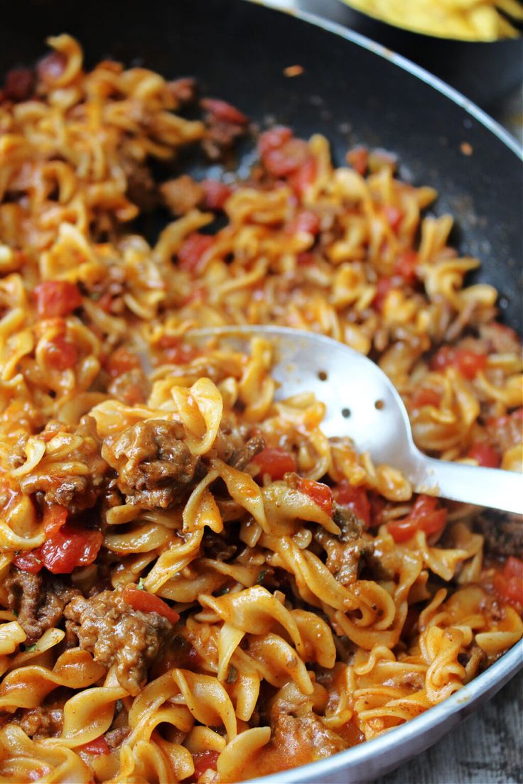 One-Pan Goulash: A Hearty, Flavorful Dish for Busy Nights