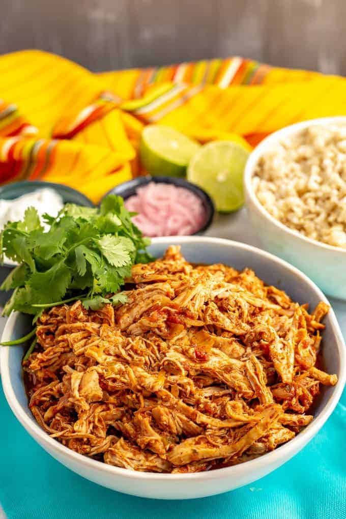 Easy Slow Cooker Mexican Shredded Chicken: A Flavorful 3-Ingredient Wonder